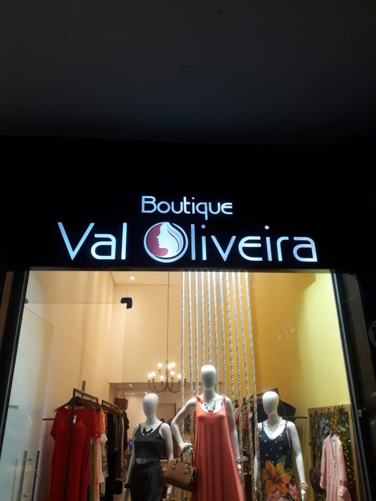 Letra caixa com iluminação de Led para Boutique