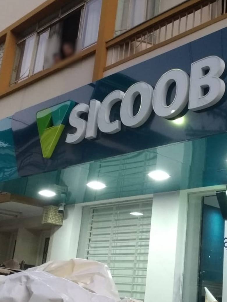 Fachada SICOOB após a revitalização