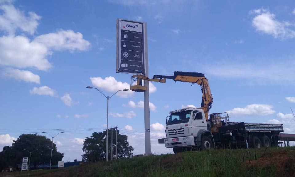 Totem para posto de Gasolina