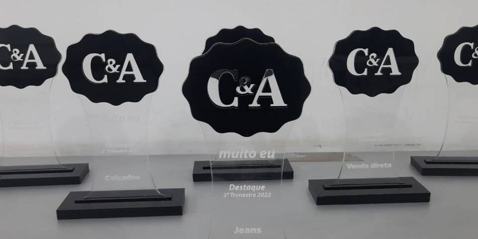 Troféu C & A em Acrílico