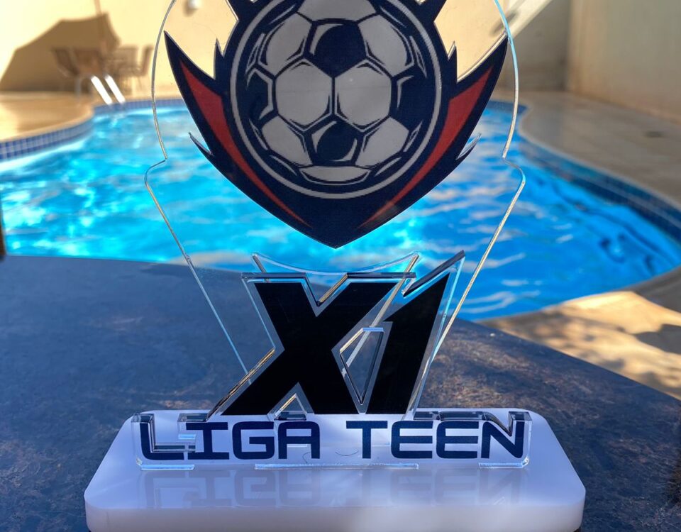 Troféu em acrílico para liga teen X1